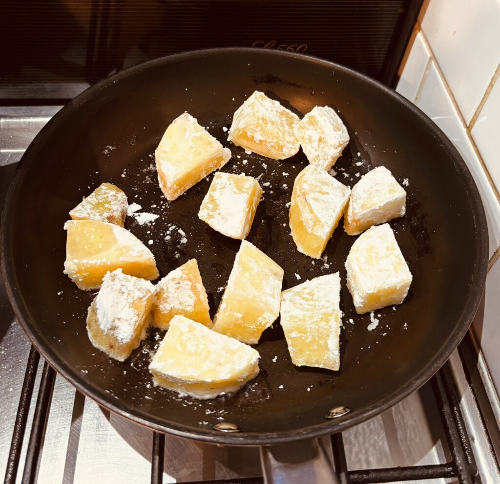 カリカリジャガイモを添えると最強。