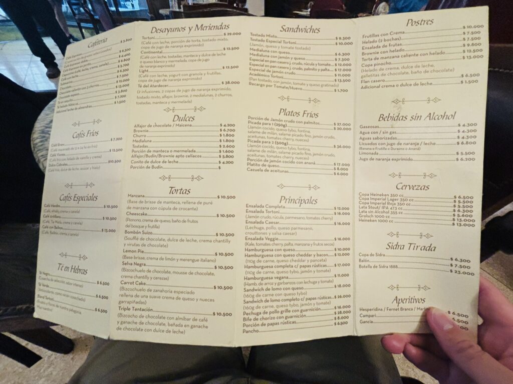 Café tortoni のメニュー（2025年10月撮影）2
