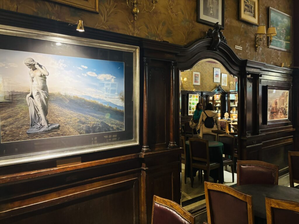 Café Tortoniの奥は博物館になっている。
